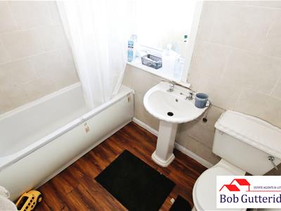 FIRST FLOOR BATHROOM
